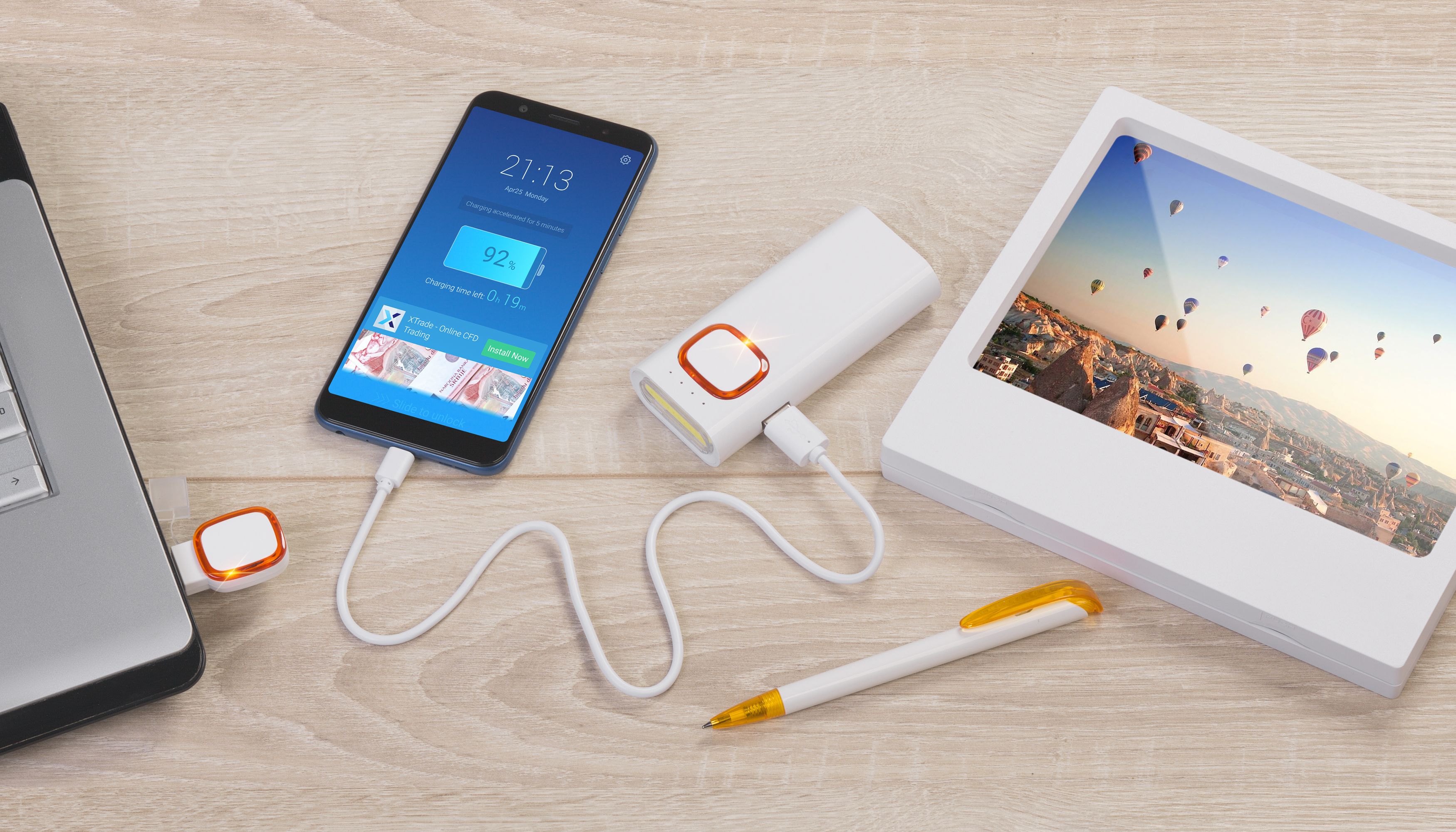Зарядное устройство с LED-фонариком и подсветкой логотипа, 4400 mAh, белый, арт. 7450-1 - вид 4 из 6