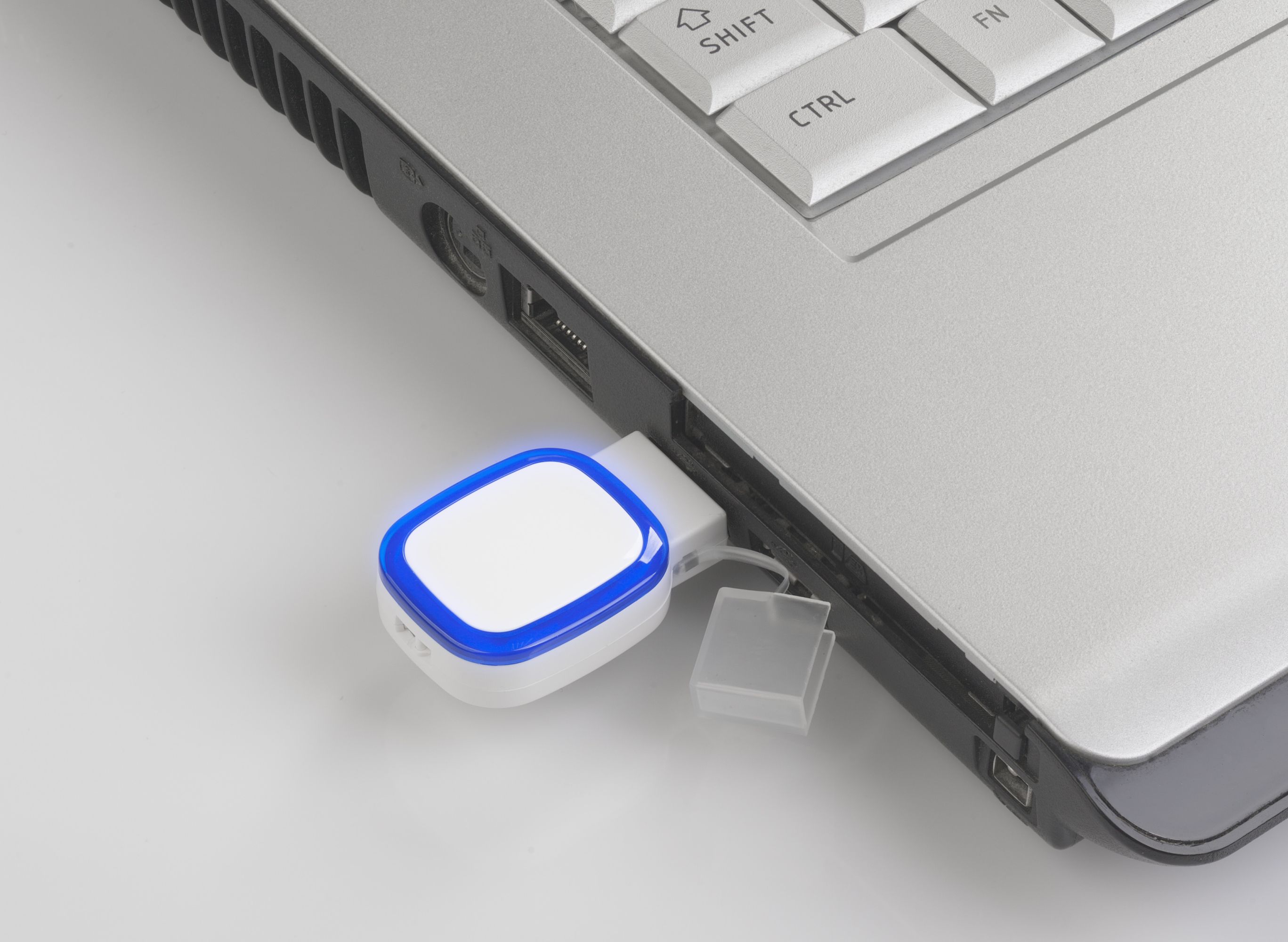 Флеш-карта с подсветкой логотипа, объем памяти 16GB, белый/синий, арт. 7451-2 - вид 2 из 4